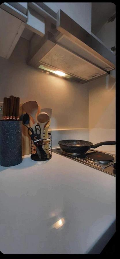 Appartamento Air Luxury Makati Cbd With Balcony Manila Esterno foto