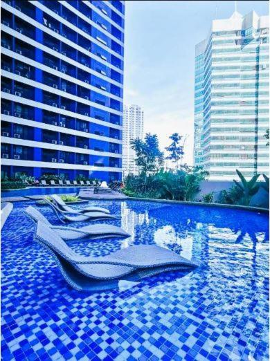 Appartamento Air Luxury Makati Cbd With Balcony Manila Esterno foto